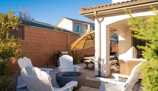 LeBlanc 5 Bedroom! 5 Bath! Firepit! Dog Friendly!