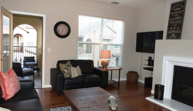 LeDawn-Next To Airport Downtown Arena Pool SpaGym