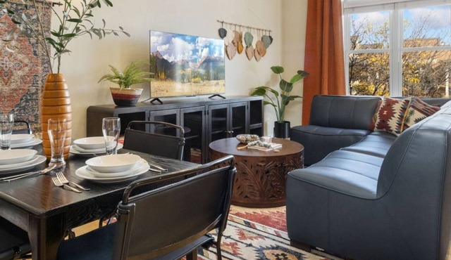 Lee Martinez Loft – Near Poudre Trail and Old Town