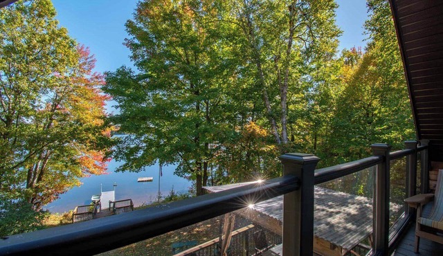 Lee's Lakeside Lair - Three Bedroom Cottage, Sleeps 6