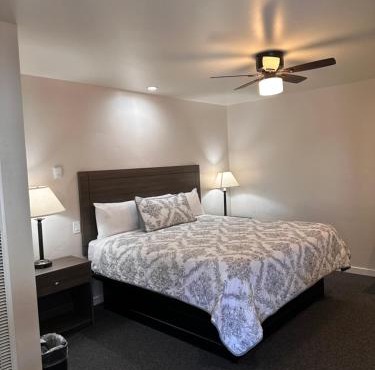 Lee Vining Motel