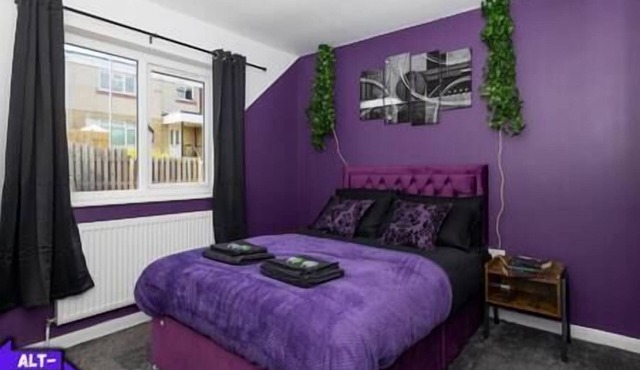 Leeds 6 Bed (2x Adjacent Homes)