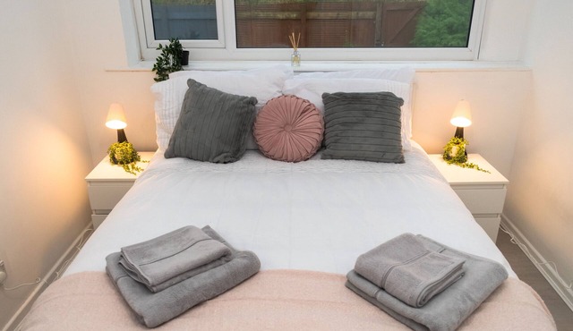 Leeds Lodge - 3 Bedroom House in Leeds