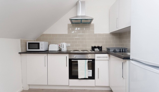 Leeds -One Bed Apartment sleeps 4 Kirkstall House