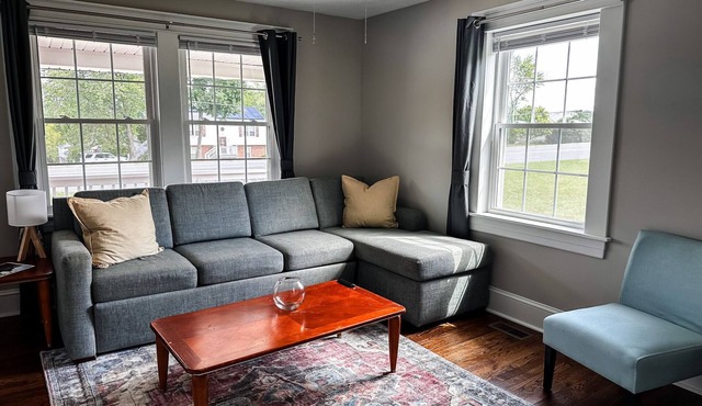 Leesville Getaway - 6 Minutes from LU - 3 King Beds