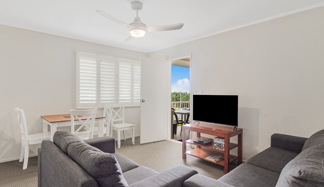 Legacy 4 - Affordable Beachfront Living in Bilinga (North Kirra) - Min. 3 Night Stays!