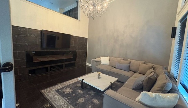 Legacy Haven is cozy-chic townhome steps from Plano's top dining and boutiques.