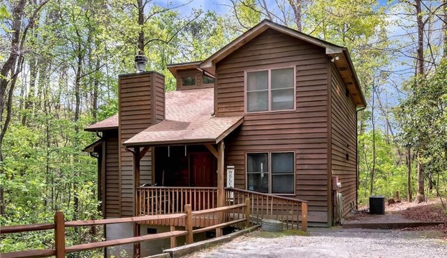 Legacy Lodge Cabin- Near Helen,GA Private Hot Tub,screened deck,Helen Christmas