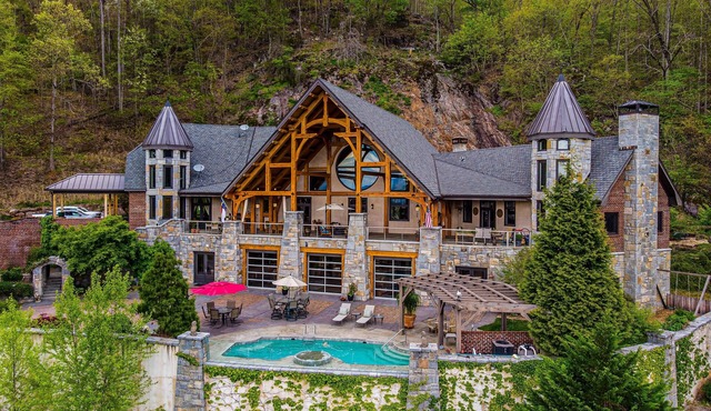 Legacy Lodge | The Ultimate Vacation Rental Including Pool, Hot Tub, and More!