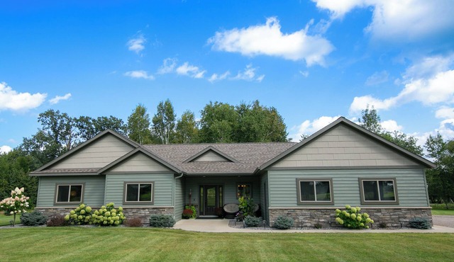 Legacy Oaks at Boulder Creek Lodge - Luxury & Comfort - Home on 30 private acres