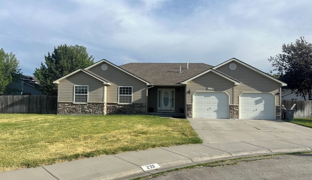 Legacy Park Retreat: Cozy 3BR Home in a Cul-De-Sac!