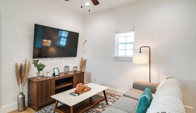 Legacy Ranch Escape: Game Room & Lake Access