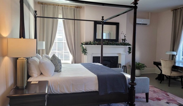 Legacy Room at The Willis-James