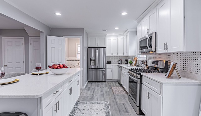 Legendary BnB (sleeps 8)