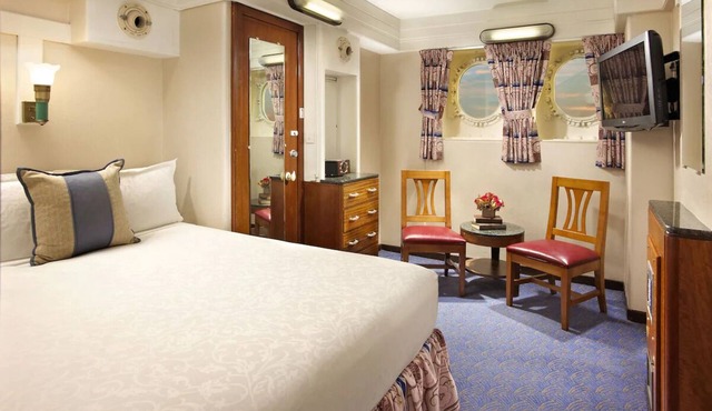 Legendary Luxury Afloat! Near Promenade, Long Beach and Shoreline Aquatic Park
