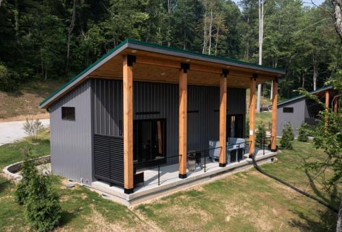 Legends Lane C - by The Chalets