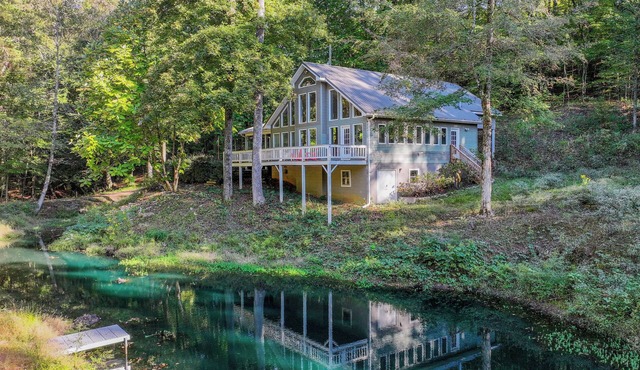 Legends Lodge: A woodland retreat near University of Alabama!