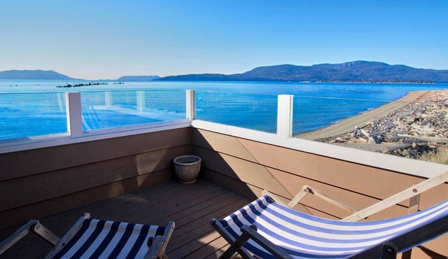 Legoe Bay Beach House on the Water