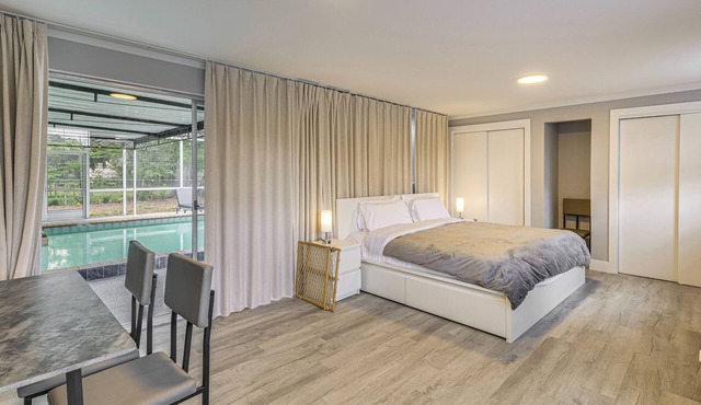 Legoland & Lakes Pool Home Pet Friendly