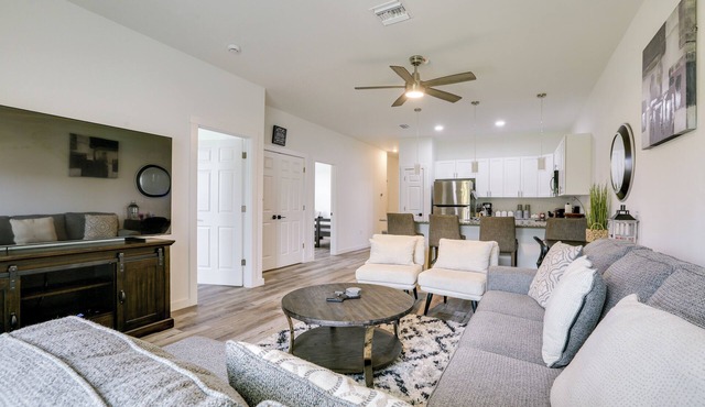 Lehigh Acres Family Getaway w/Lanai + Golf Nearby