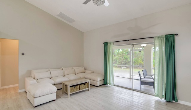 Lehigh Peace Retreat near Ft Myers! Pet-Friendly
