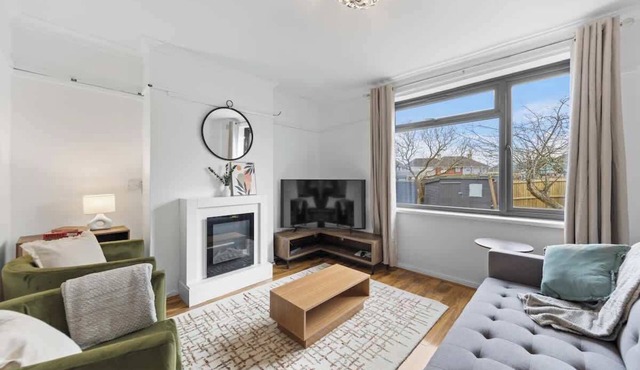 Leicester 4BR| M1/M69 | WiFi | Parking |Long Stays