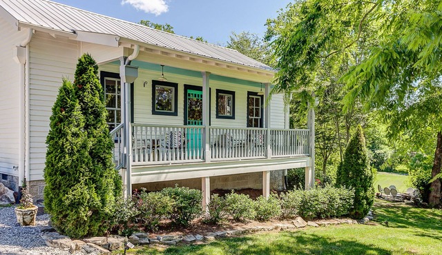 Leiper's Fork Inn: Most Iconic Vacation Rental in Leiper's
