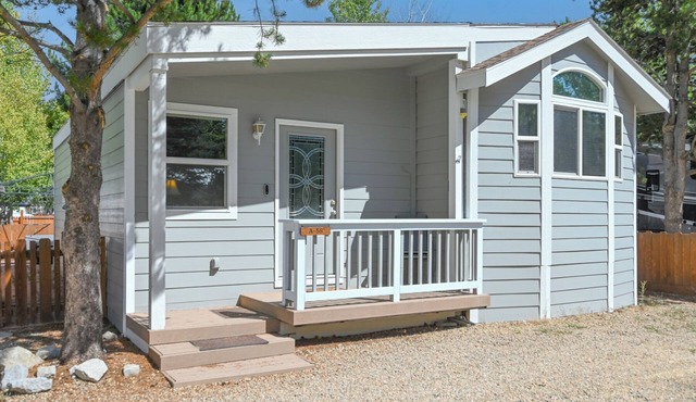 Leisure Time Getaway: Walk to the River, Pets OK