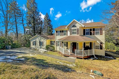 Leisurely Living in Long Pond