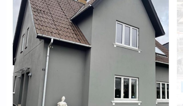 Lejlighed med egen indgang midt i Nykøbing Falster