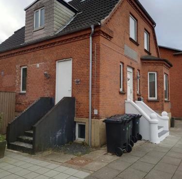 Lejlighed med højt til loftet