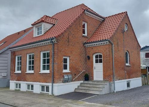 Lejlighed nær Billund med gratis parkering og terrasse med grill