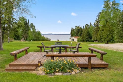 Lem's Paradise #1 Lakefront w Mackinac Views