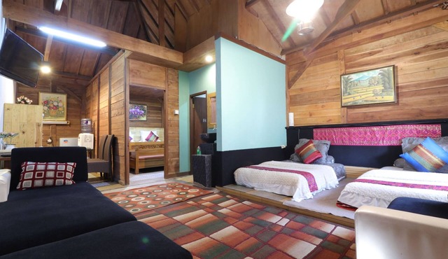 Lembur Incu Syariah Villa