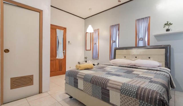 Lembur Kiwari Setra Duta Mitra RedDoorz