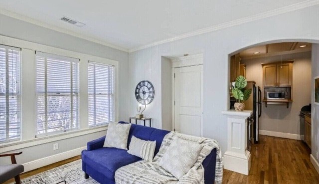 Lemmon 201 Chic & Stylish 1-Bedroom Getaway