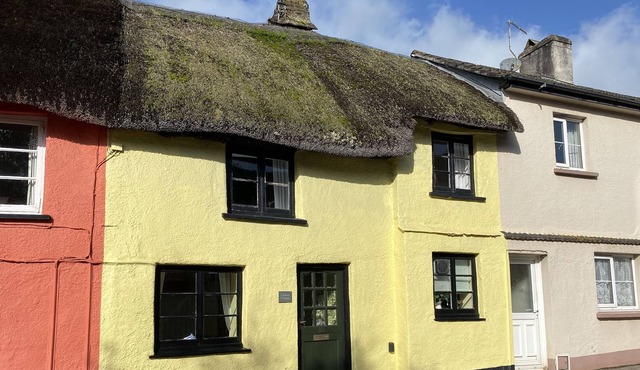 Lemon Cottage Grade 2 Thatched in Devon Village
