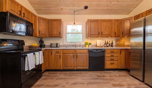 Lemon Creek Lodge Explore Michigan's Wine Trail