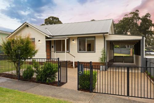 Lemon & Myrtle Cottage