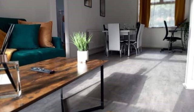 Lemsford -contractors Relocators Longstay Discount