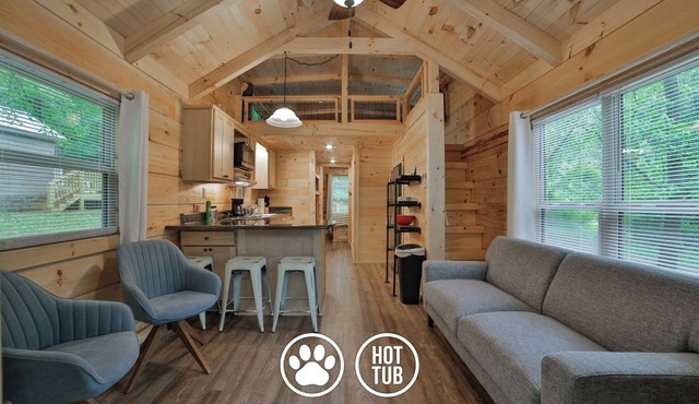 Lena Cabin | Wooded Tiny Cabin - Hot Tub