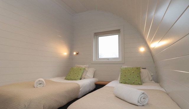 LENNON LODGE, pet friendly, country holiday cottage in Hunmanby