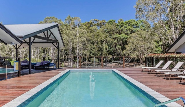 Lennox Coastal Retreat - resort-style home w. pool