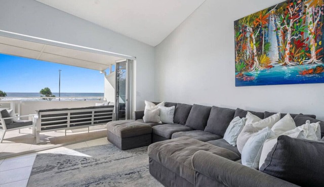 Lennox Head Waves Beachfront Penthouse