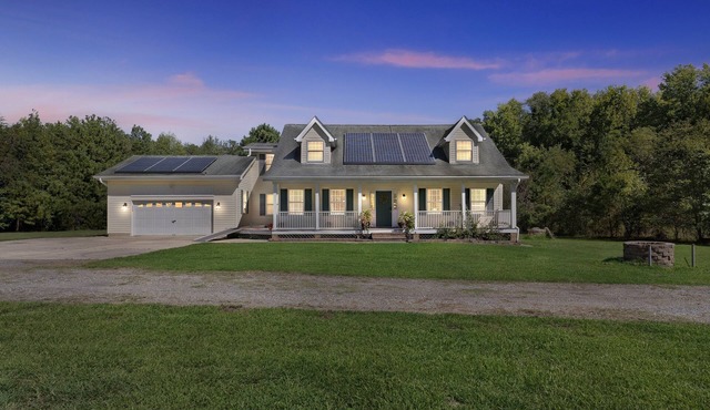 Leo Farm Villa - Beautiful Country Retreat by RedAwning