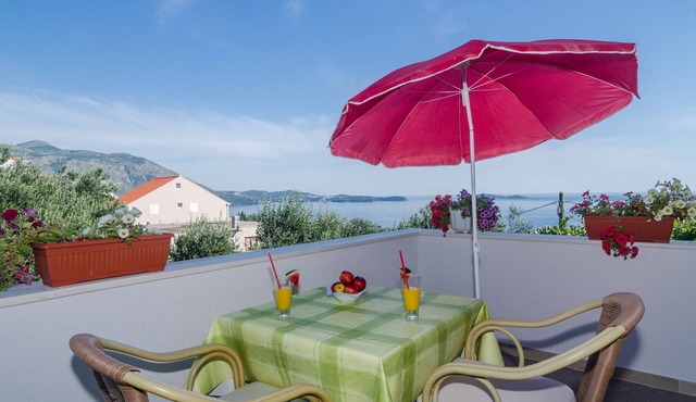 Leo's Room - Double Room with Balcony and Sea View