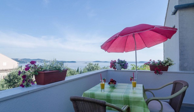 Leo's Room - Double Room with Balcony and Sea View