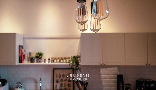 🌟 Léon Apartment with Patio: Charm & Exceptional Location in Les Chartrons
