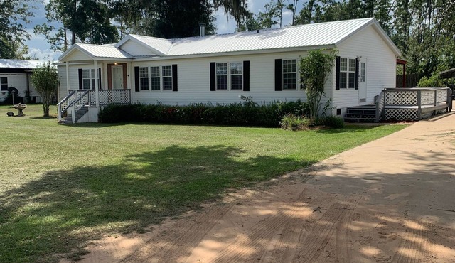 Leon’s Retreat😀 5⭐️Lake Seminole fishing🎣 spacious home near Big Jim’s!