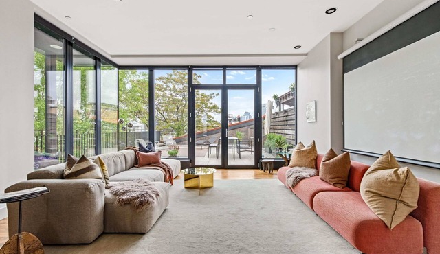 Leonard by Rove Travel 2BR PH Loft McCarren Park